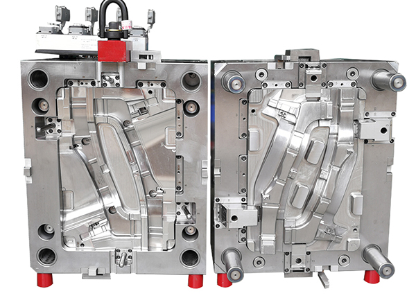 汽车配件注塑模具 (2)